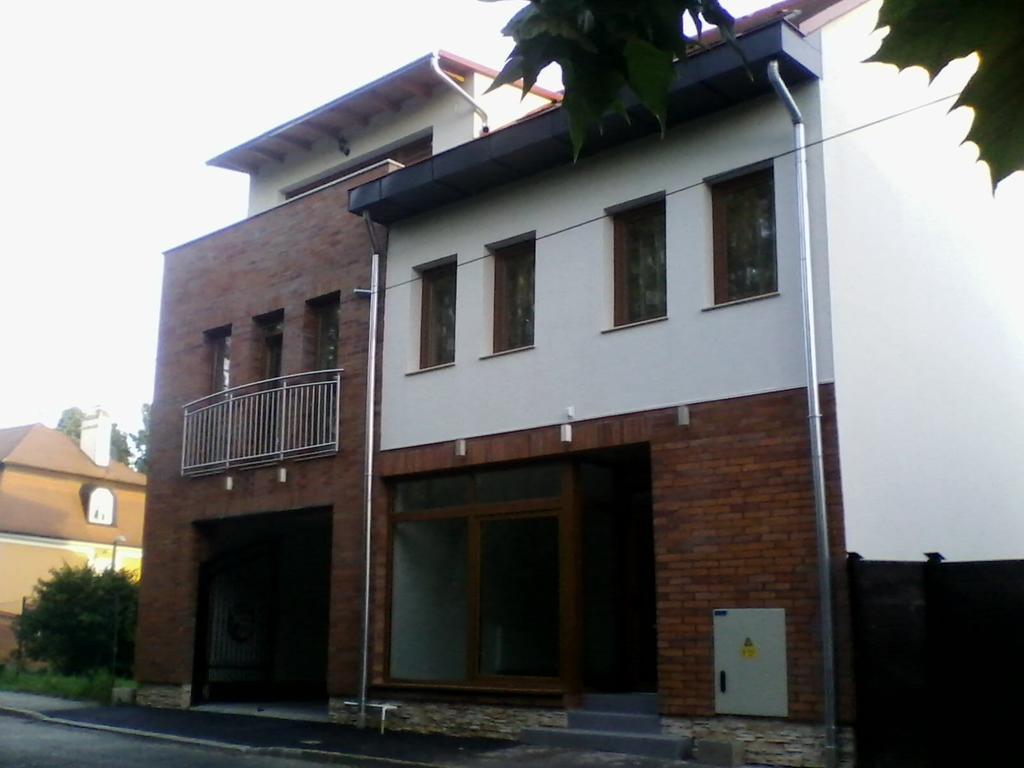 Bástya Apartmanház Sárvár Exterior foto